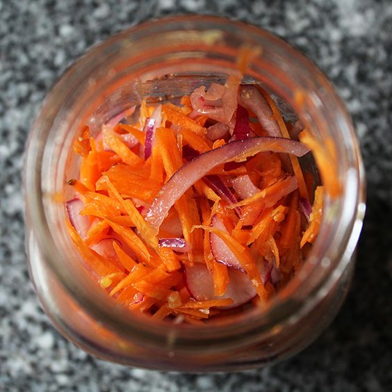 Carrot and Red Onion Salad: A Crisp, Flavorful Delight