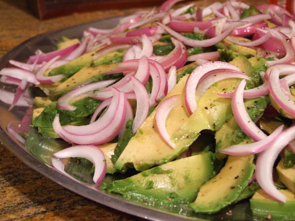 Natural Hair Care Magic: DIY Onion Juice/Oil & Avocado Mask for Longer & Thicker Hair