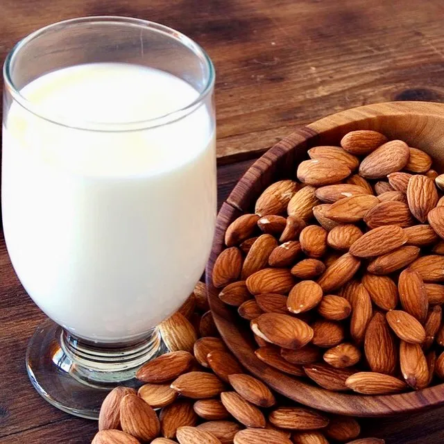 Easy Homemade Almond Milk: Two Simple Methods