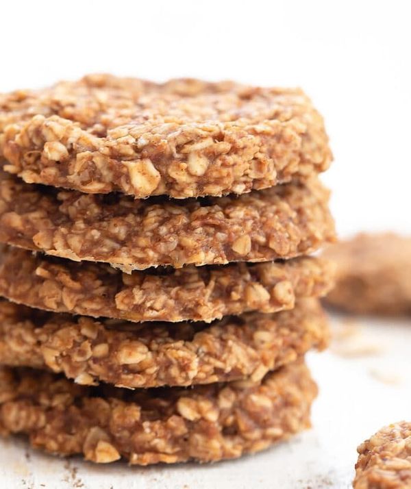 Healthy and Satisfying Oatmeal Almond Cookies